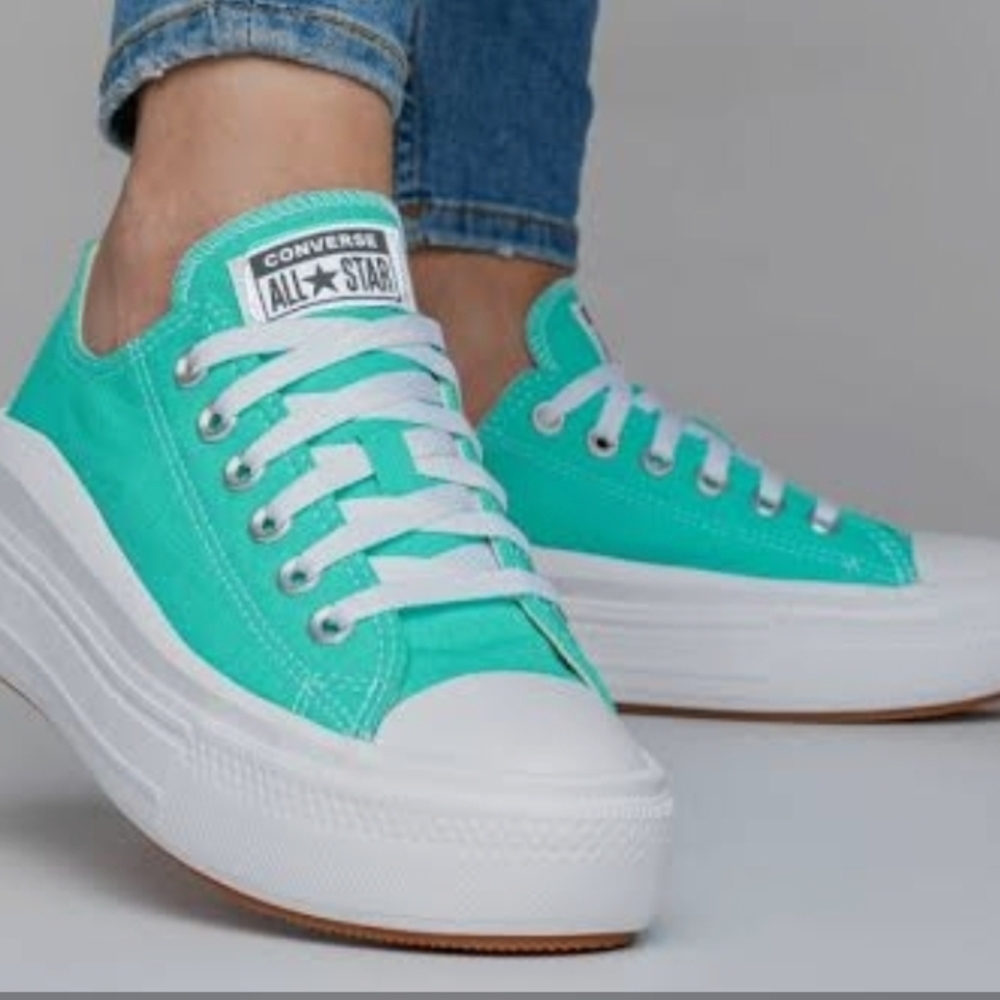 REDUCED TODAY 😀Converse Women's Aqua Canvas Sneakers